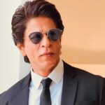 shah-rukh-khan-makes-a-grand-pathaan-entry-in-his-10-crore-worth-rolls-royce-cullinan-at-the-airport-netizens-go-gaga-over-his-swag-see-video-001